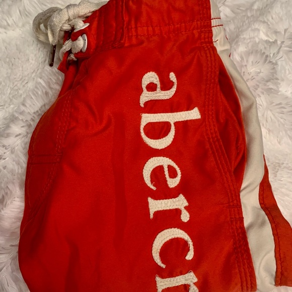 Men’s Abercrombie swim trunks definitely loved! - Picture 2 of 4